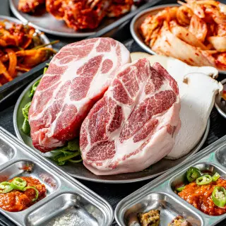 김숙성 특목살 (160g) Aged Premium Pork Neck (160g) — 숙성 돼지고기 · 김숙성 홍대점 홍대 맛집 Korean BBQ menu